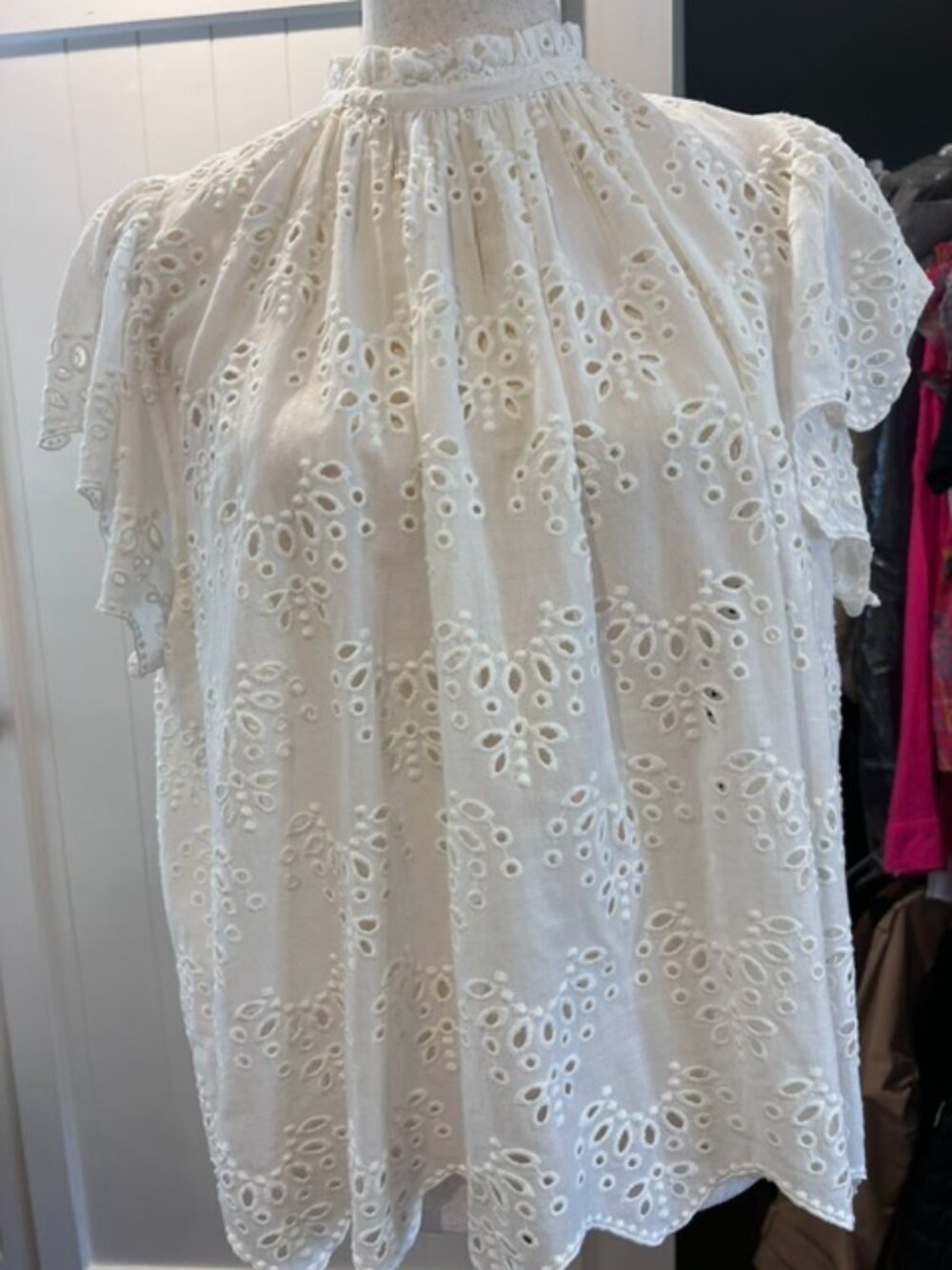 Trovata Birds of Paradis Ruffle Eyelet Top, Size M, White, cotton